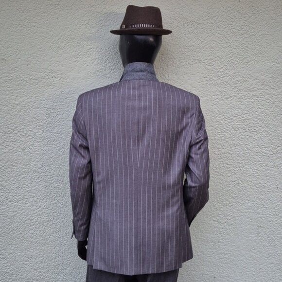 Cooper & Nelson Men's Classic Gray (3) Button Pin-Striped Luxe Blazer - Picture 16 of 17